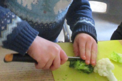 cutting-broccoli